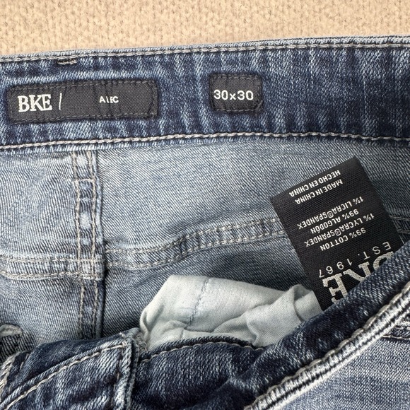 BKE Jeans Men's 30X30 Alec Straight Leg Distressed‎ Whiskered Blue Denim - Picture 2 of 11